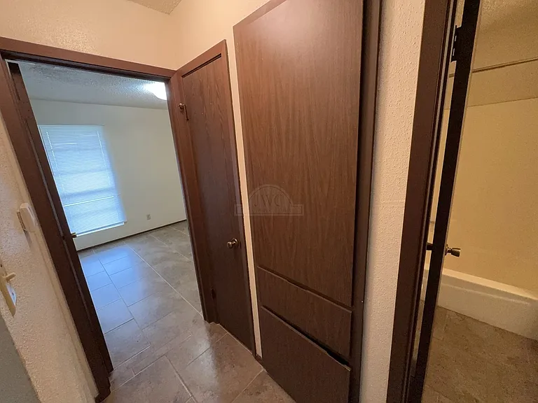2409 Shoemaker Dr — Photo 7