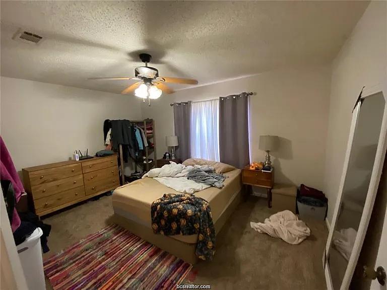 411 Manuel Dr #D — Photo 2