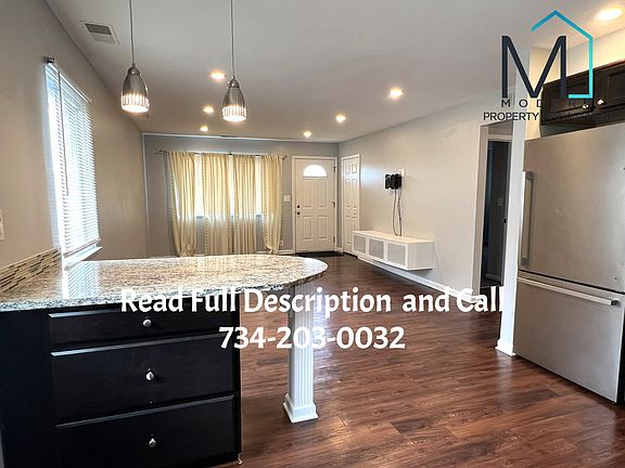 4th image of 26622 Lenox Ave