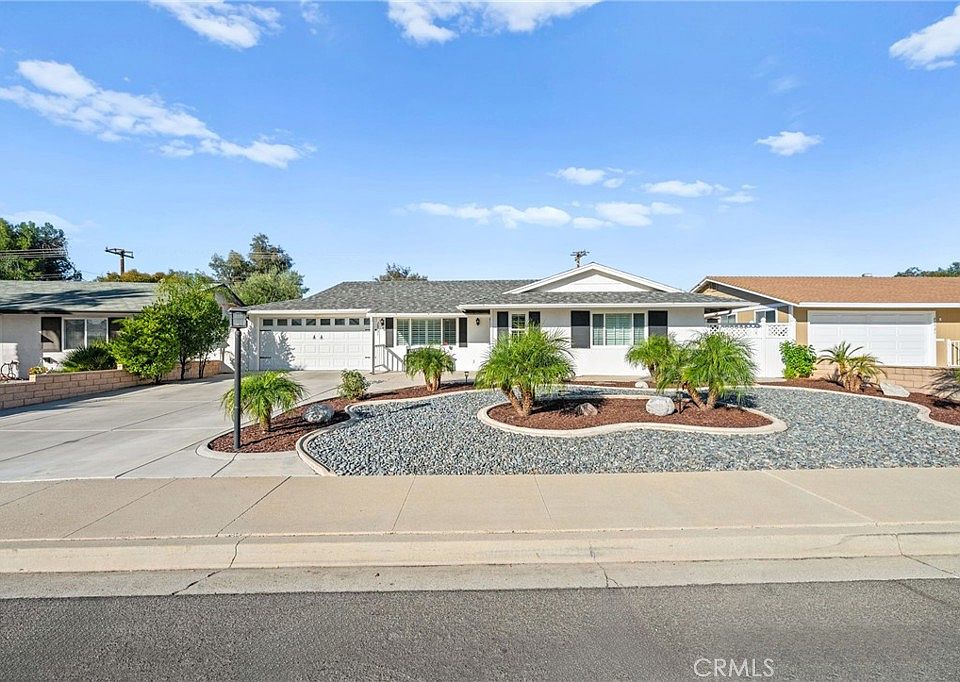 1st image of 28731 Thornhill Dr