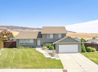 2401 Harvester Loop, East Wenatchee, WA 98802