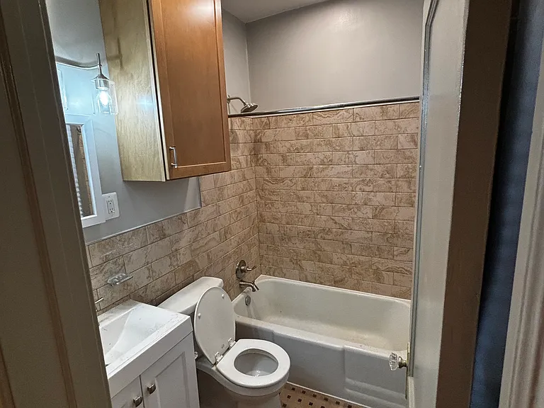 1305 King St #1 — Photo 4