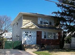 90 McClellan Ave APT 1, Mineola, NY 11501