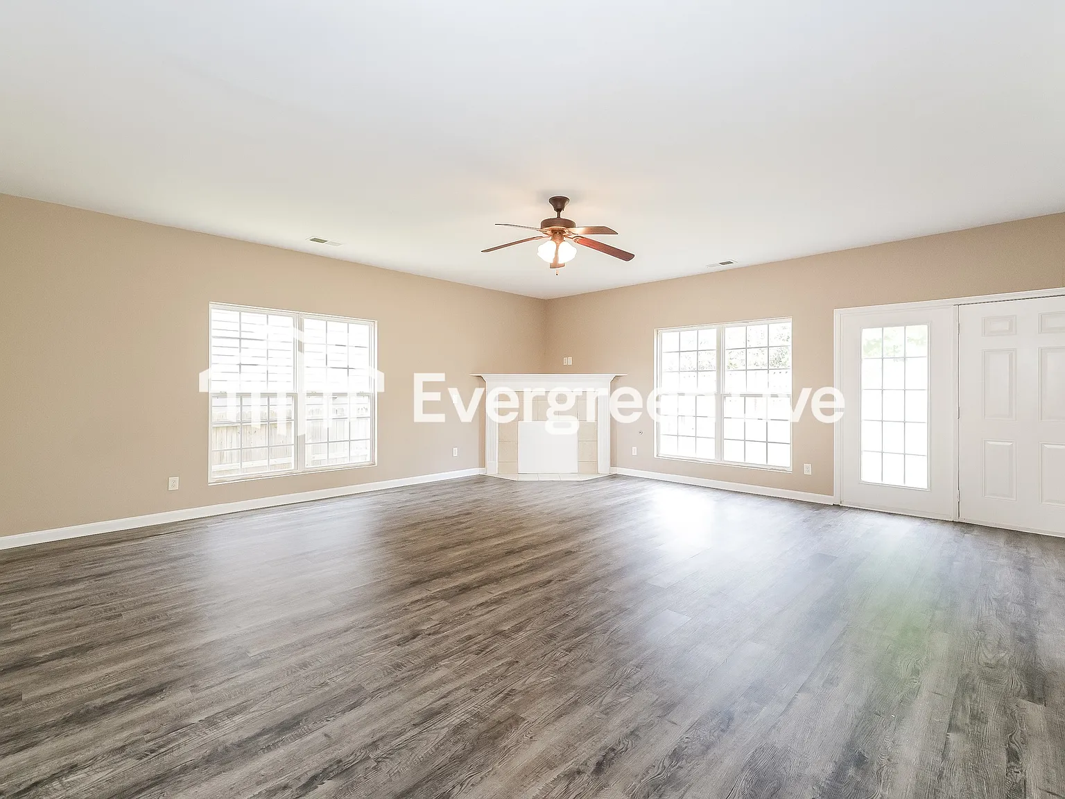 3 bed, 2.0 bath, 2789 sqft, $1,845 — Photo 3