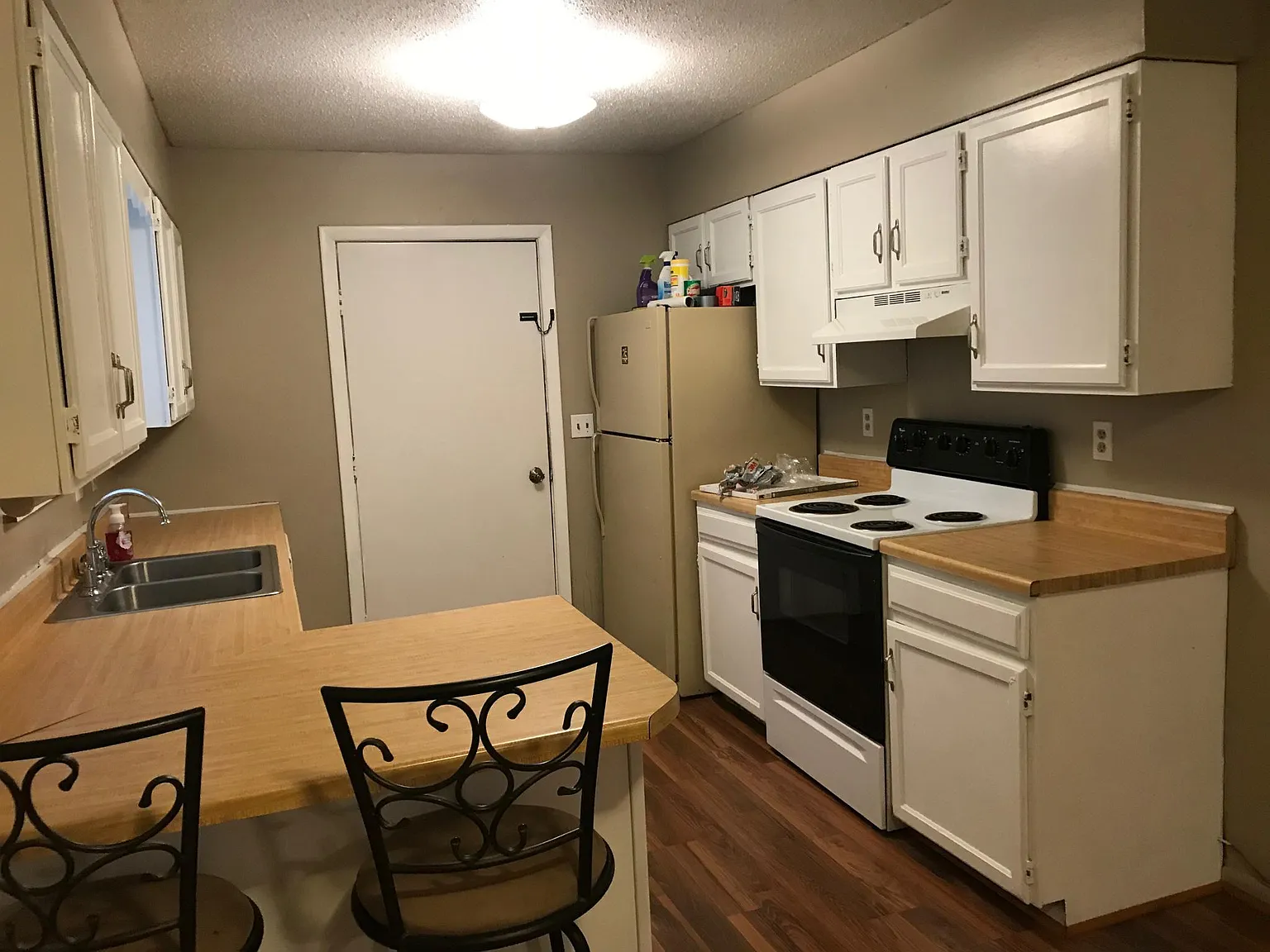 3 bed, 1100 sqft, $785 — Photo 2
