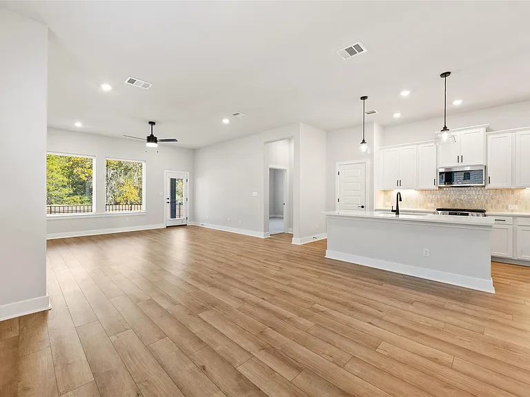 140 Cibolo Creek Loop — Photo 19