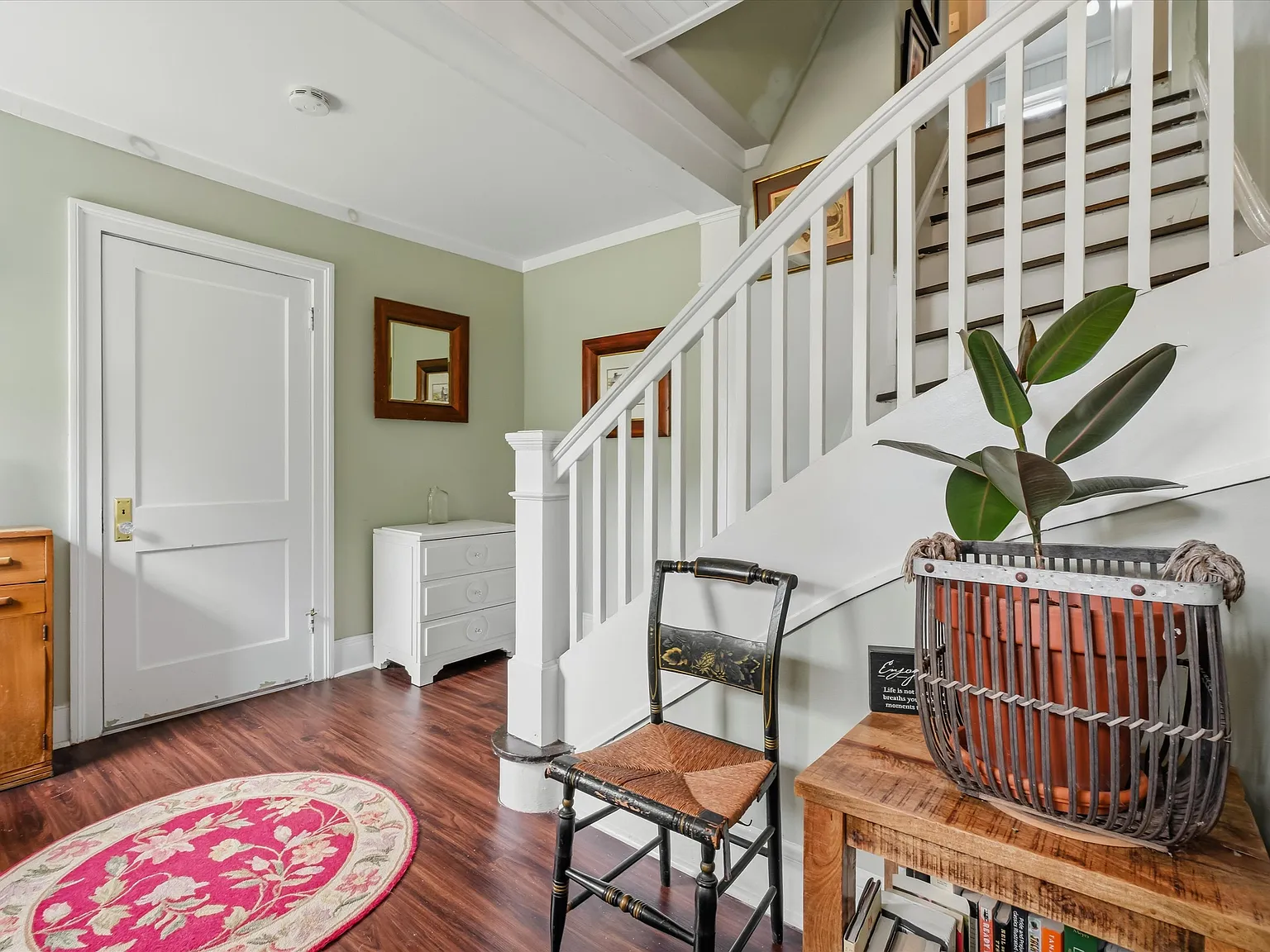 4 bed, 2580 sqft, $4,500 — Photo 4