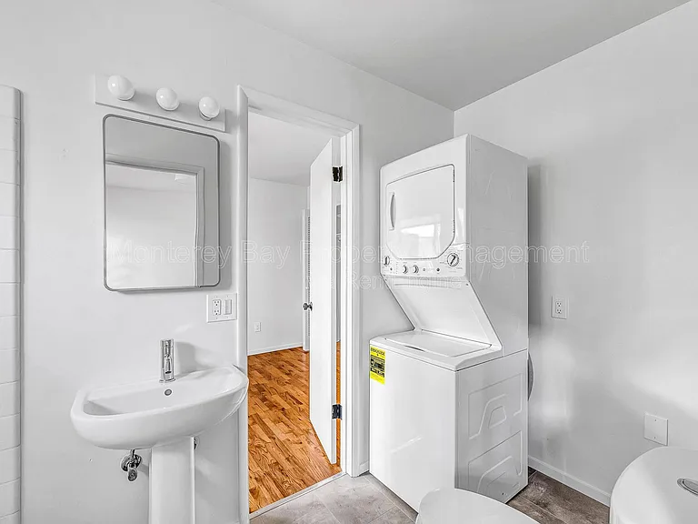 226 Park St — Photo 21