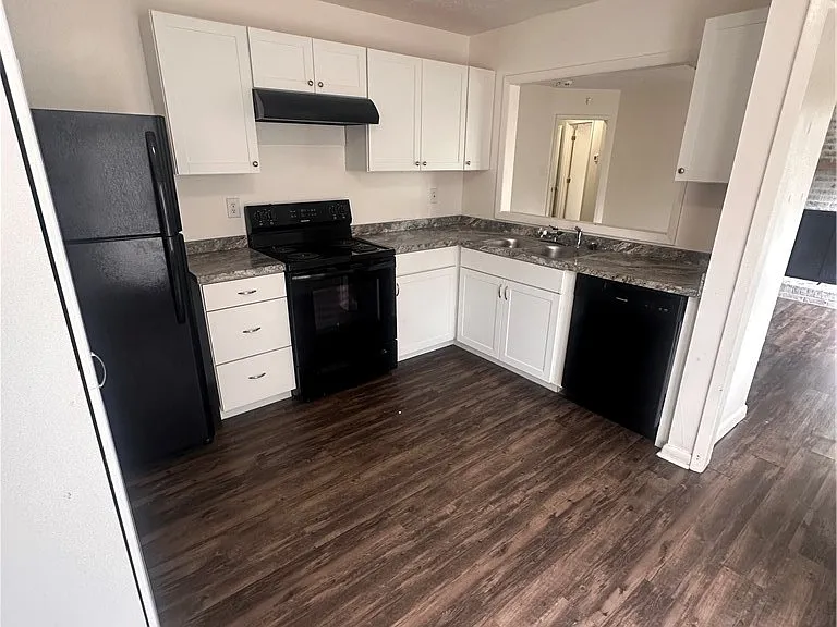 6848 Winchester St — Photo 10