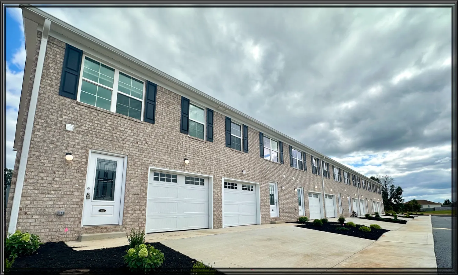 3 bed, 2.5 bath, 1600 sqft, $1,450 — Photo 1