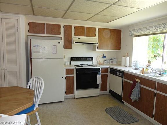 4th image of 1389 Torreya Cir