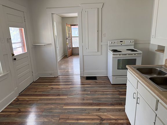 4th image of 210 E Pitkin Ave