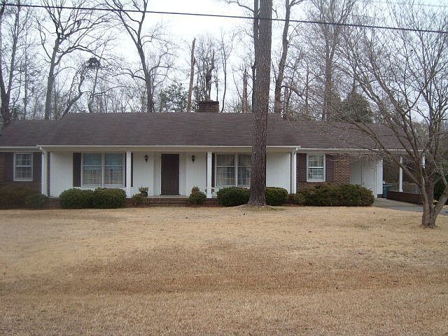 1st image of 226 Pinewood Dr