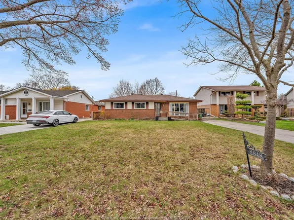 2848 Glenwood Ave, Windsor, ON N9E 2X8