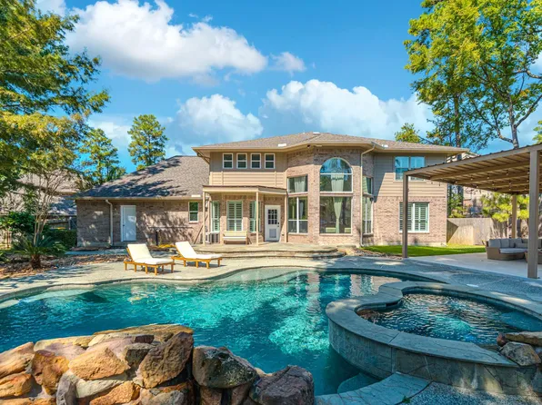 2 Graylin Woods Pl, Spring, TX 77382