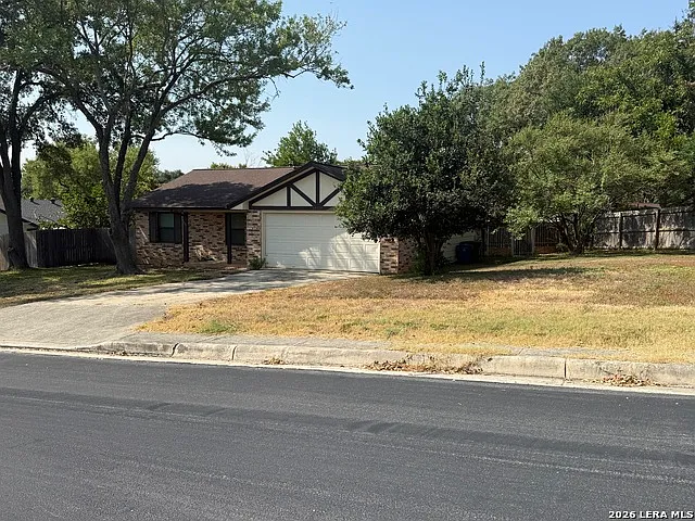 3 bed, 2.0 bath, 1417 sqft, $1,900 — Photo 3