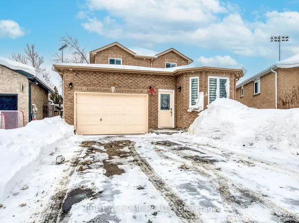 30 Brighton Rd, Barrie, ON L4M 6S4