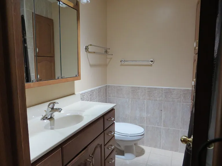 3202 Calhoun St — Photo 3