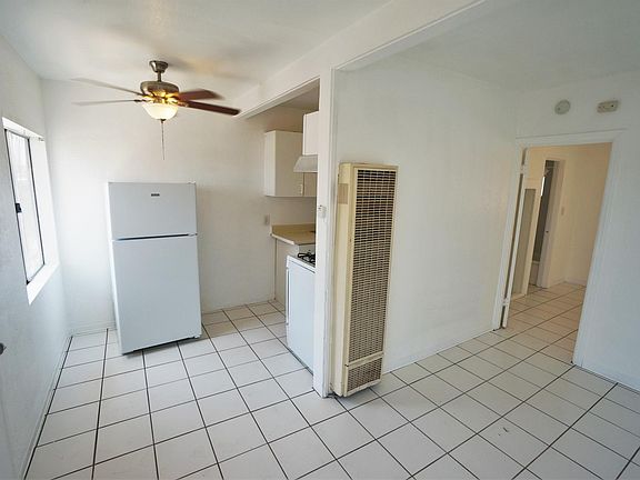 3rd image of 4913 Auburn Dr