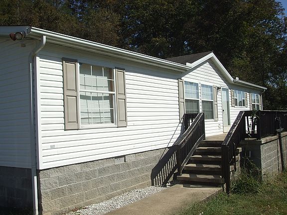 3rd image of 32 Lamb Ln
