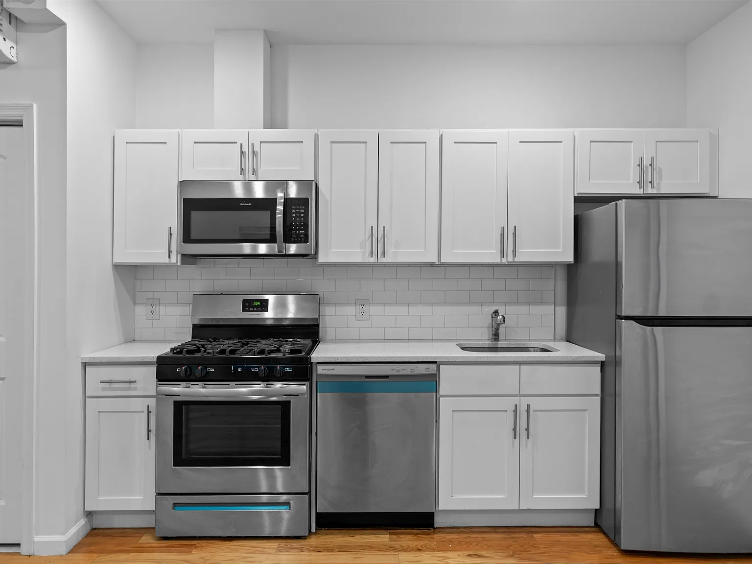 1 bed, 1.0 bath, $2,425 — Photo 3