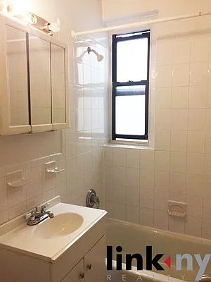 Rented by Link NY Realty | media 20