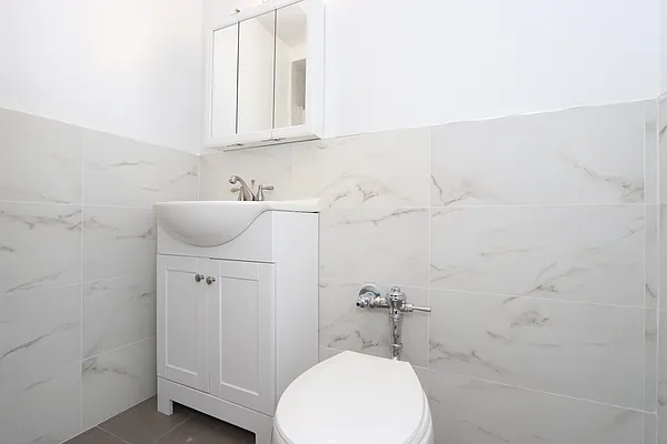 Rented by Nooklyn NYC LLC | media 6