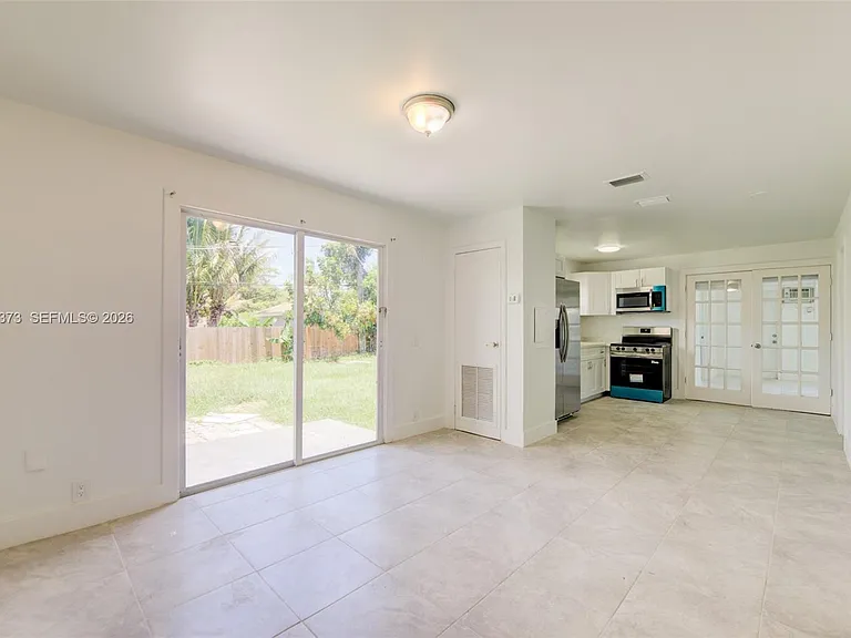 3327 Sapphire Rd — Photo 9