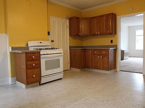 2nd image of 45 Vliet St #2