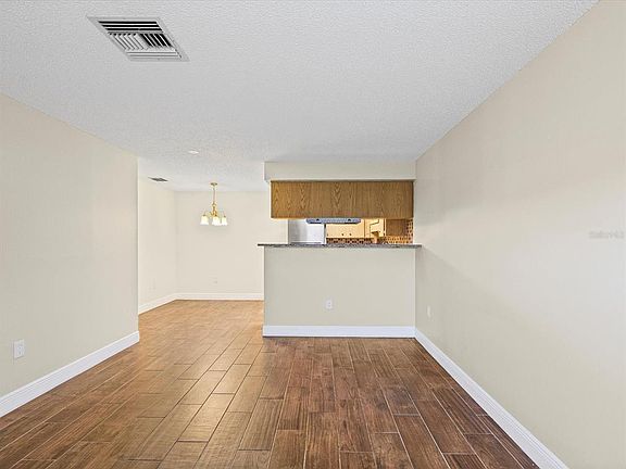 5th image of 6037 Chesham Dr APT 7