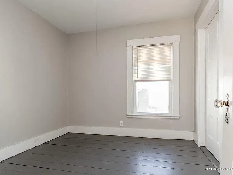 24 Lamb St #B — Photo 8