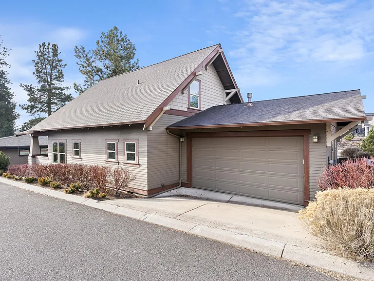 662 NW Mount Washington Dr — Photo 32