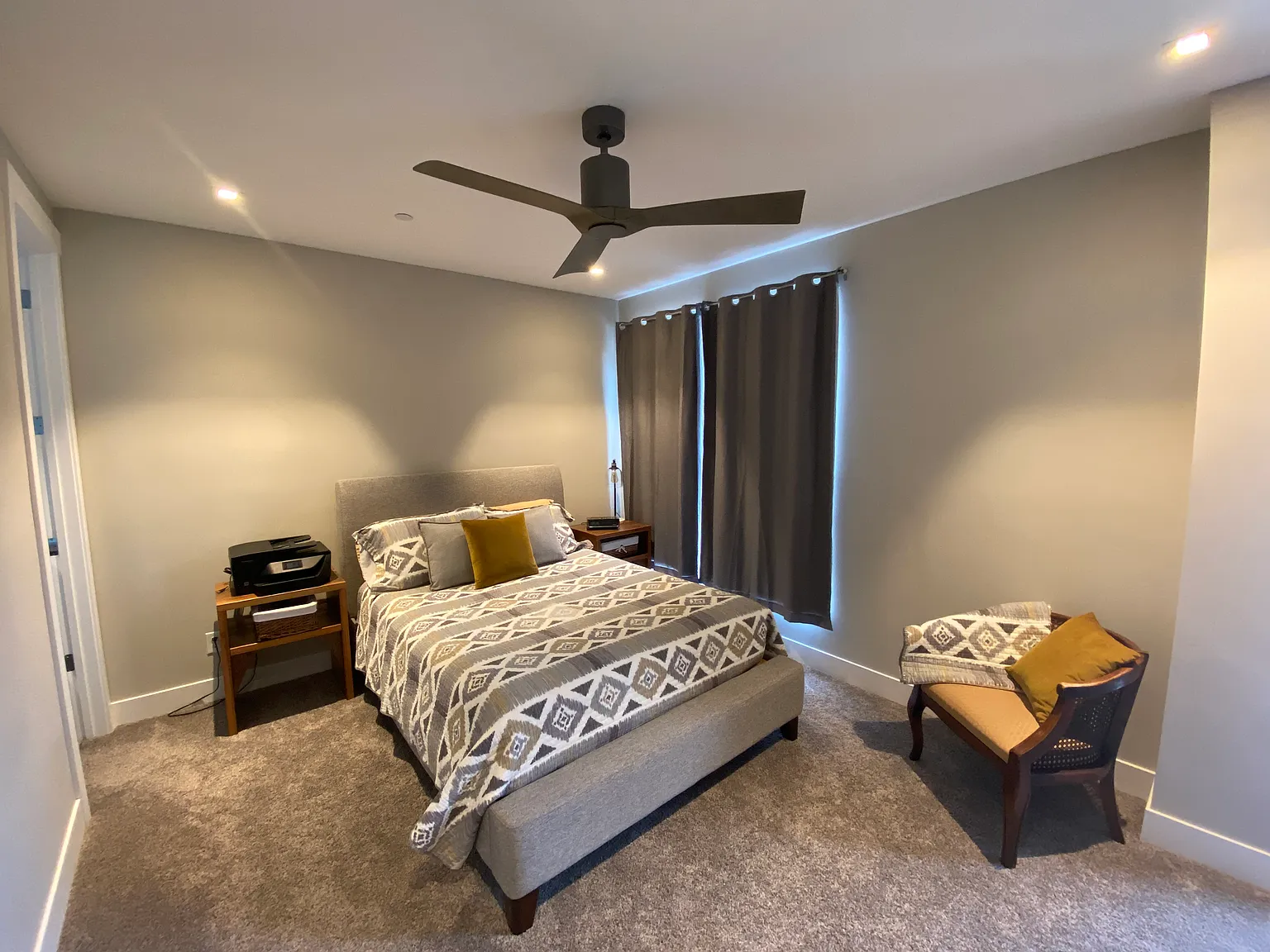 2 bed, 2.5 bath, 1700 sqft, $6,500 — Photo 3