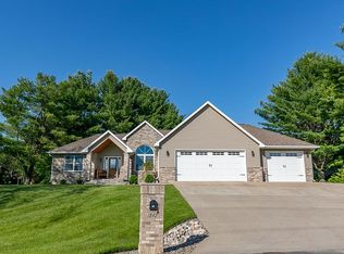 1343 East Ln, La Crescent, MN 55947