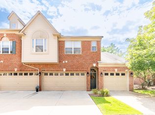 39504 Rockcrest Ln, Northville, MI 48168