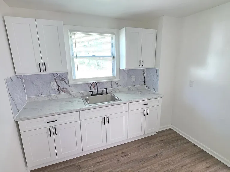 10006 Mark Twain St — Photo 9