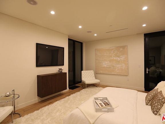 3rd image of 2317 Camden Ave
