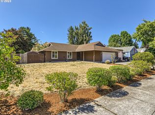 2066 NE Lilac St, Hillsboro, OR