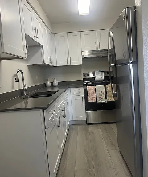 Orchard Glen Apartments — Photo 9