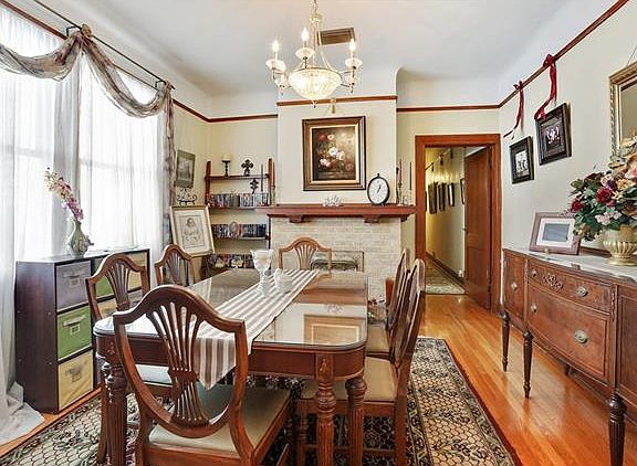 5th image of 319 Eliza St