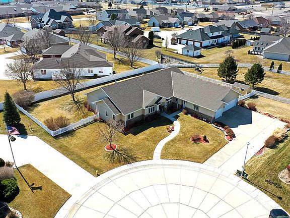 2nd image of 614 Sequoia Ct
