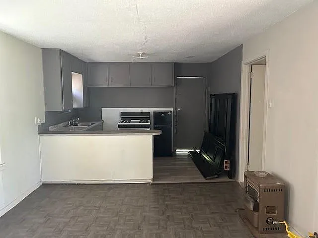 1 bed, 1.0 bath, 528 sqft, $900 — Photo 2
