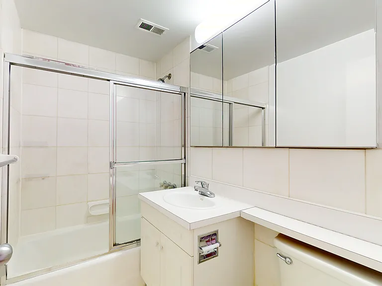 1661 York Ave #6C — Photo 5
