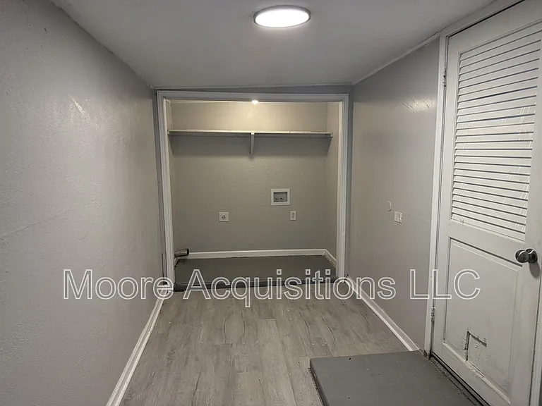 1108 W Center St — Photo 18