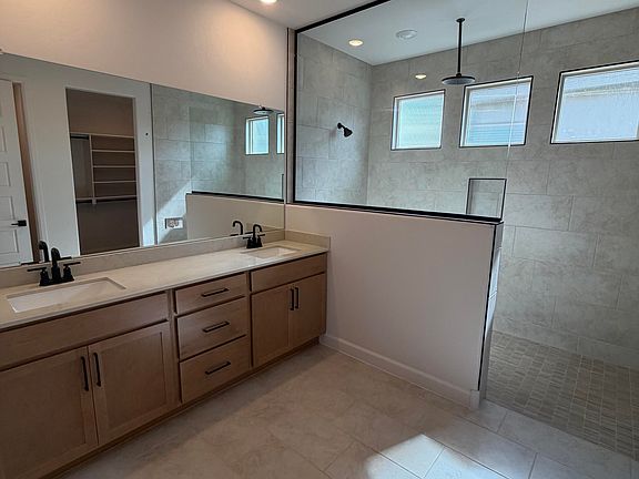 5th image of 2428 Marble Ave NE
