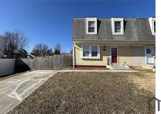 409 Berkshire Ct — Photo 2