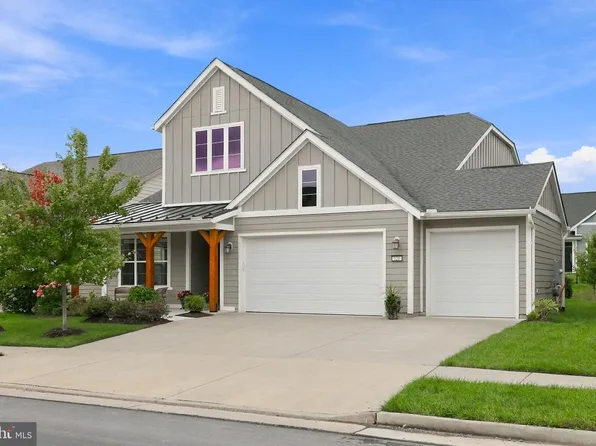 121 Foam Flower Dr, Lake Frederick, VA 22630