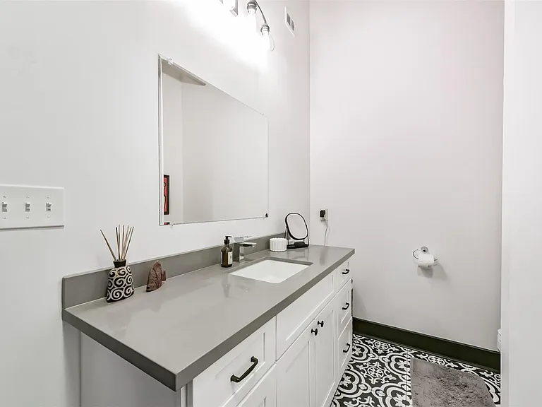 705 Main St #321 — Photo 16