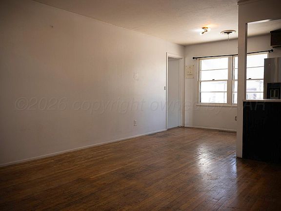 4th image of 222 Pear Ave