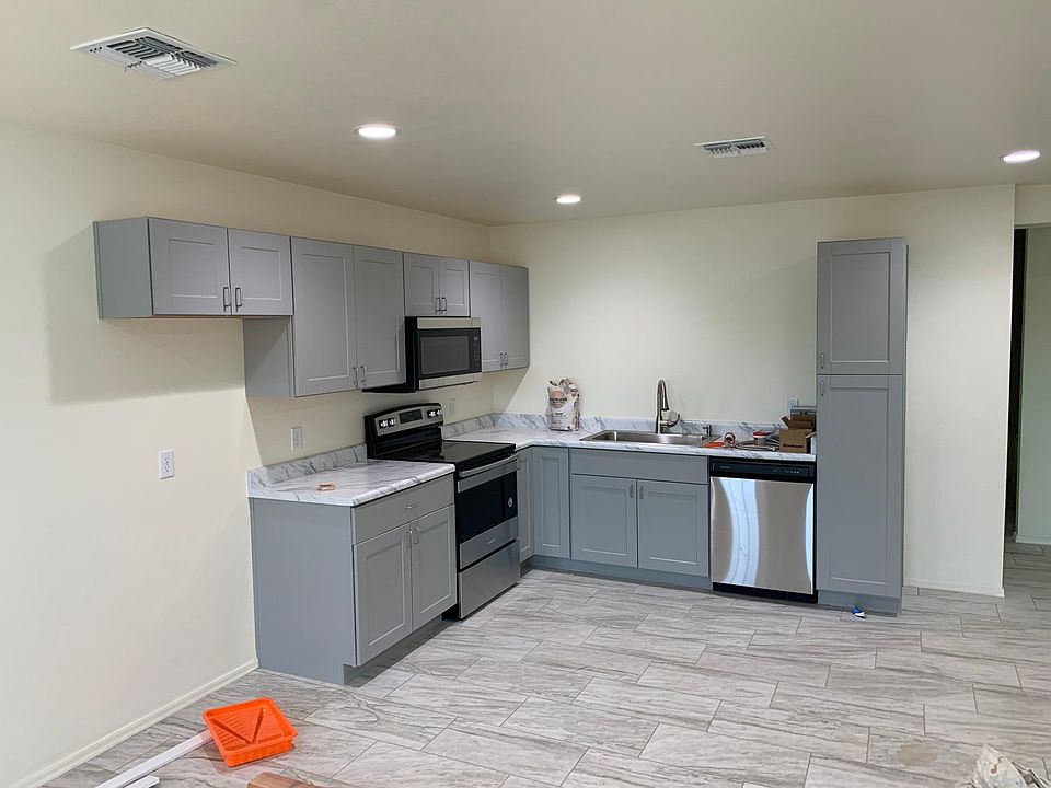 1st image of 1323 E Millett Ave